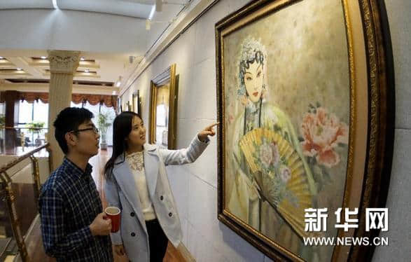（晚报）青年女画家米巧铭油画艺术展在京举行